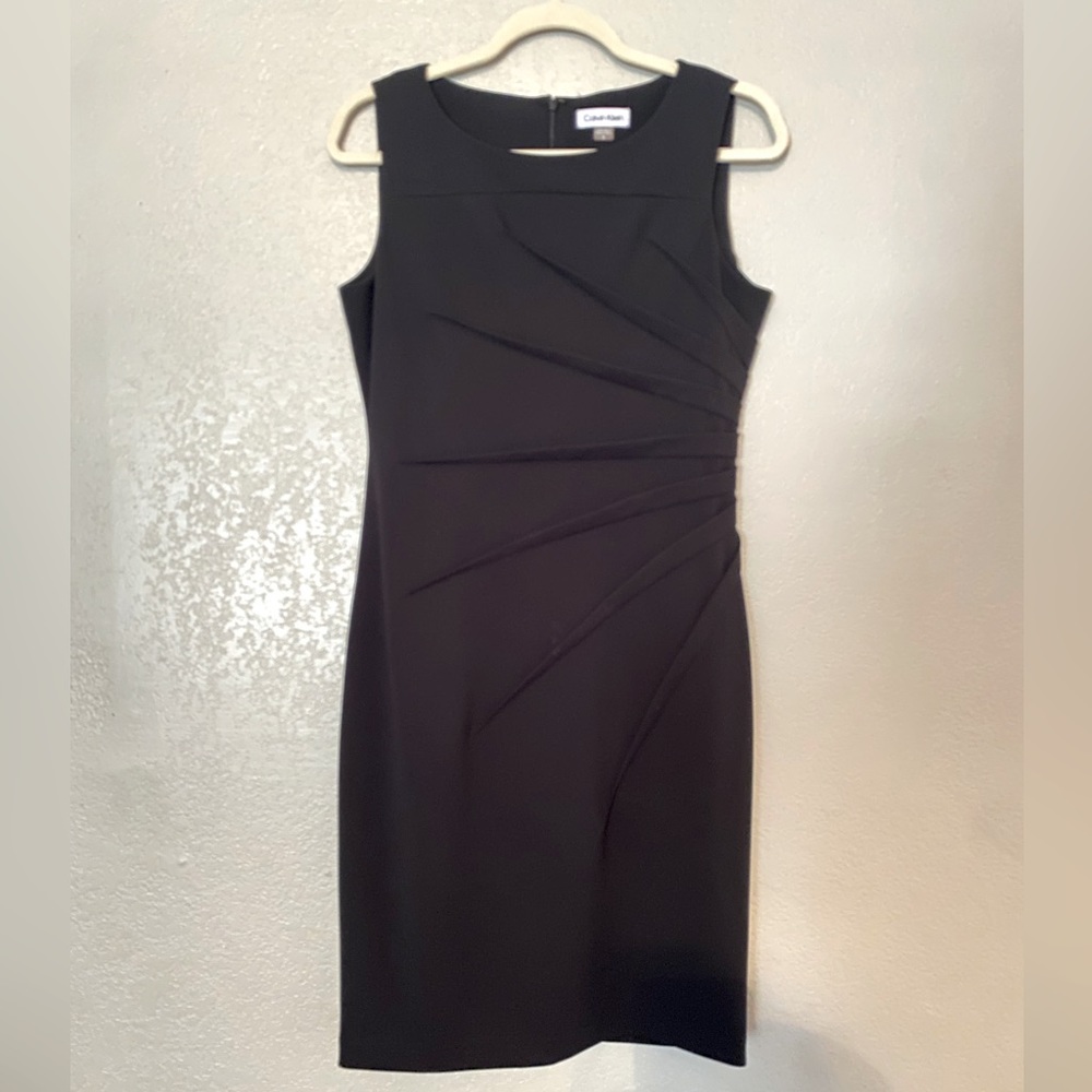 Calvin Klein • black sleeveless dress